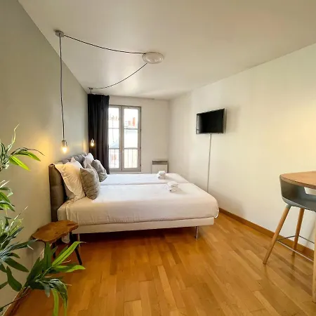 דירה Charmant Studio Dans Un Immeuble 5 *