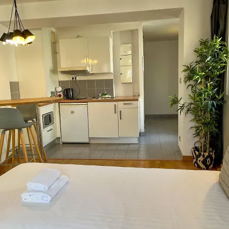 Charmant Studio Dans Un Immeuble 5 * פריז